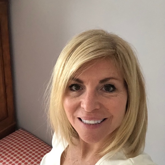 Meet your Posher, Danielle - Picture 1 of 1